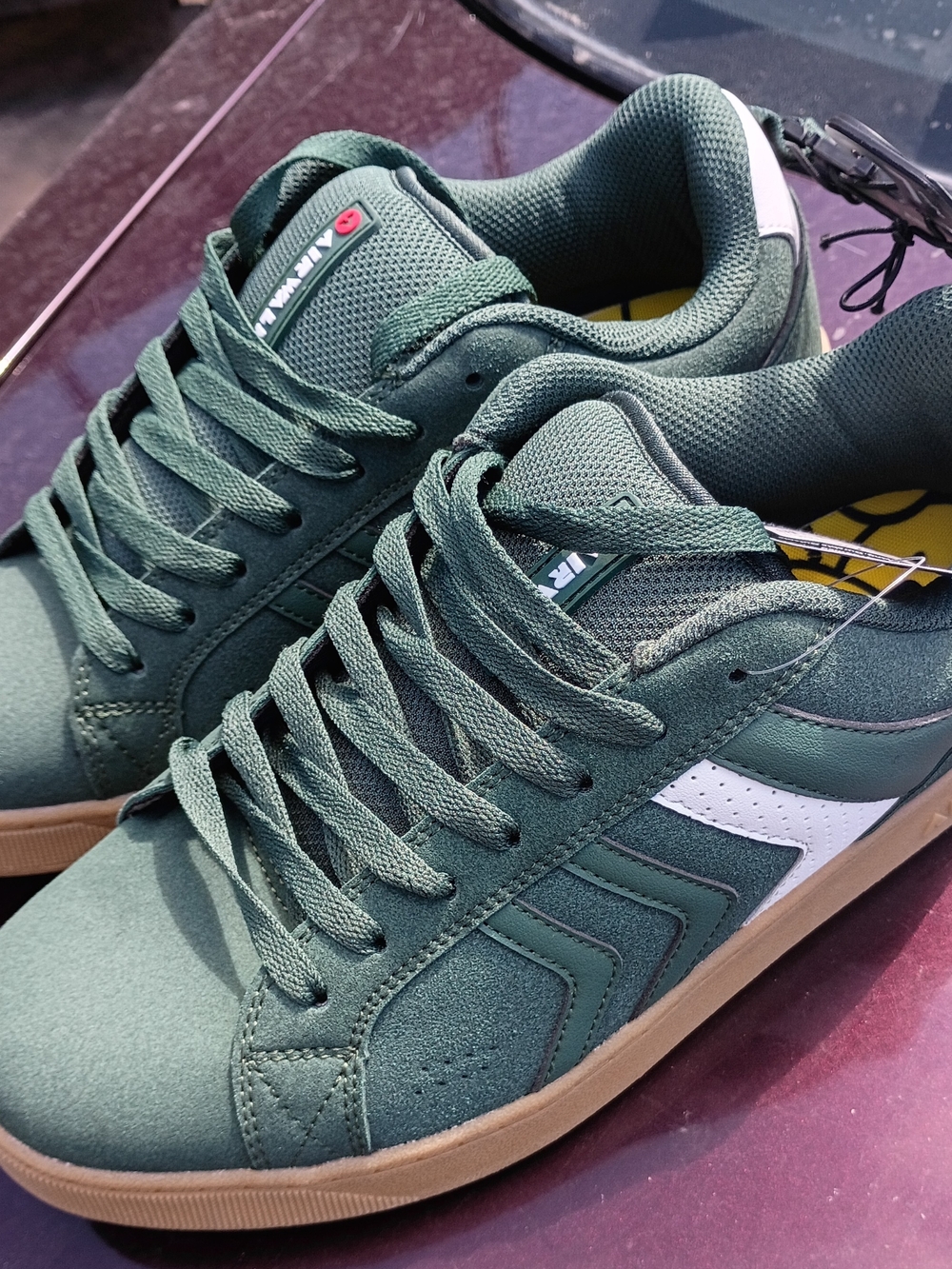 Airwalk Green Low-Top Sneakers with Gum Soles - Picture 4 of 9